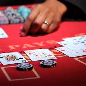 Рейтинги авторитетных покер-румов: как формируются подборки?